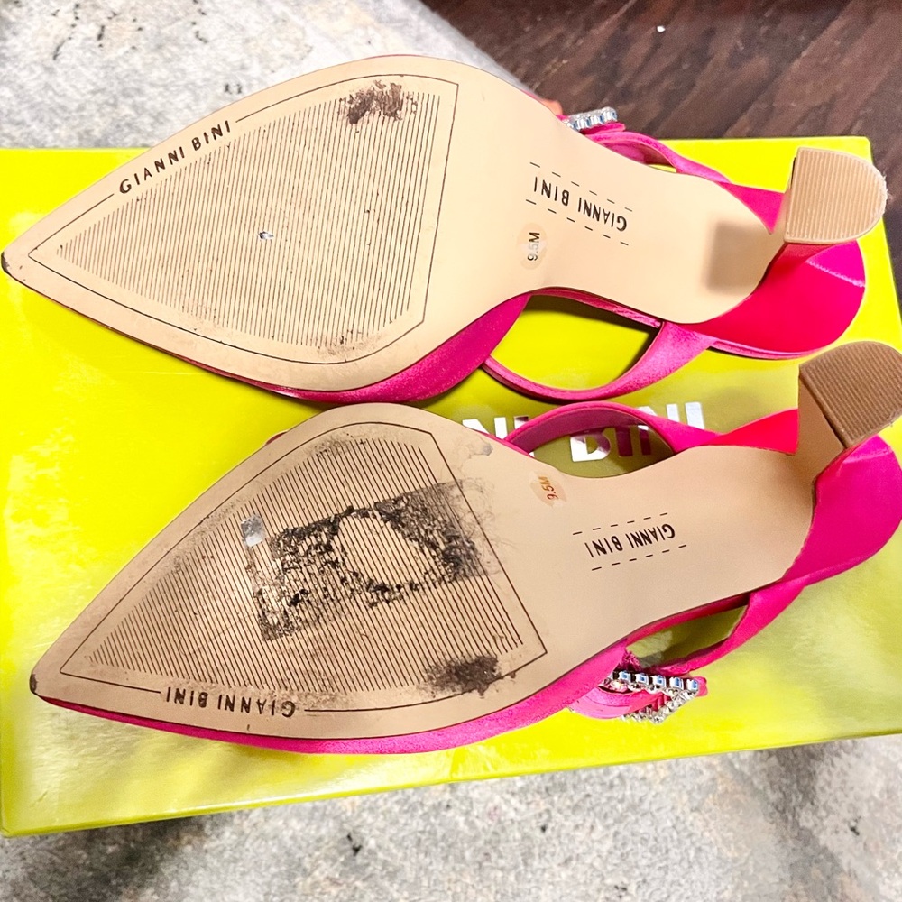 Gianni Bini “Mahleenah” Fuchsia/Pink Heeled Mule - Picture 7 of 7